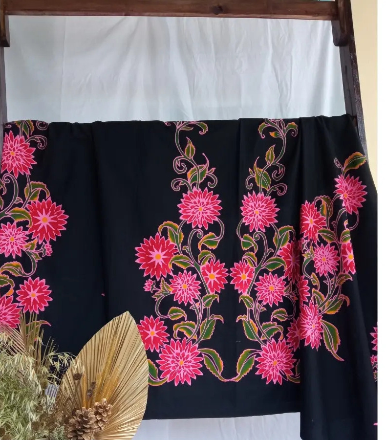 BATIK TULIS FLORA INDONESIA